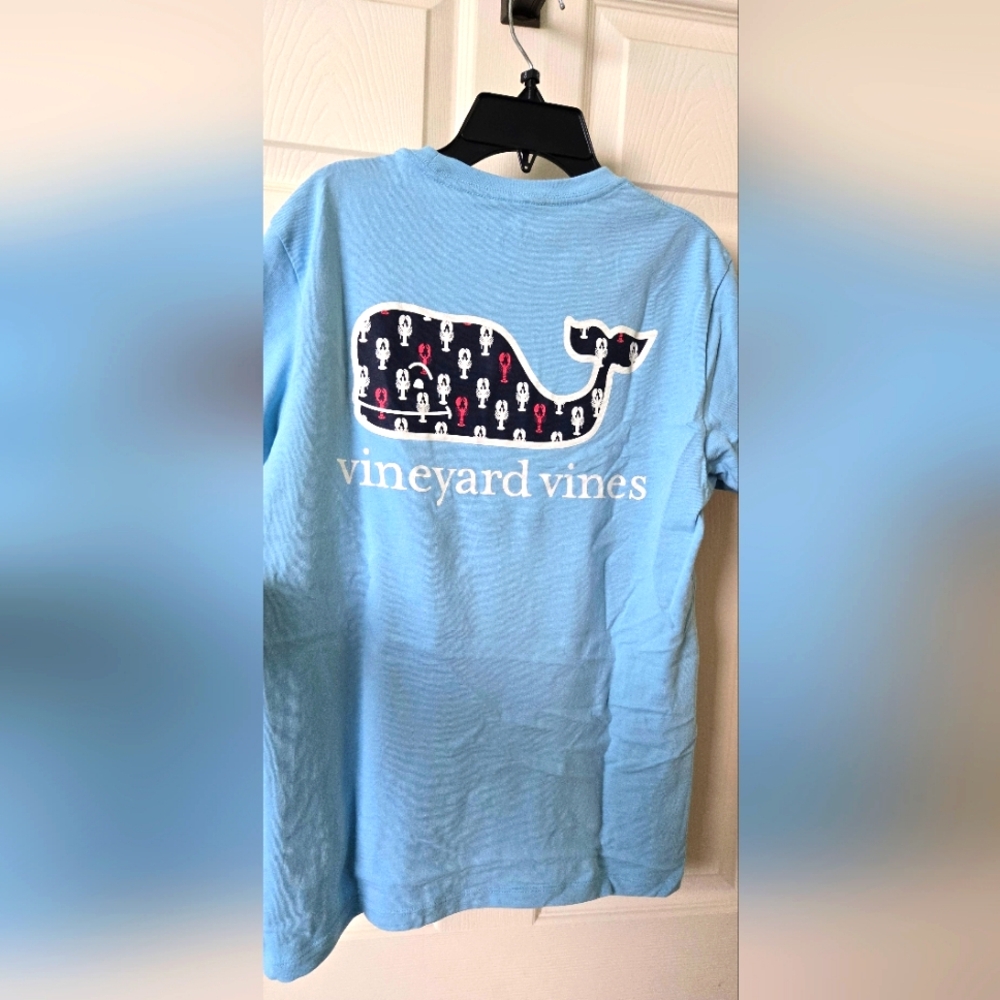 Vineyard vines tee